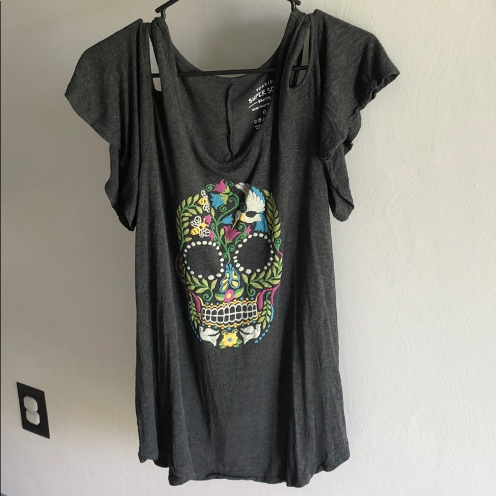 Torrid Cold Shoulder Super Soft Skull T-Shirt (Size 0)